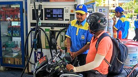 India's 4th fuel-price rise in 10 days amid global-supply issues