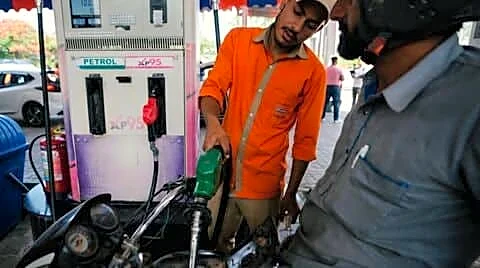 India fuel prices rise nearly ₹1 amid Middle East tensions