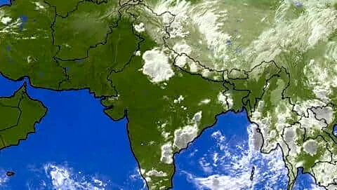Delhi rain eases heat but may delay India's southwest monsoon