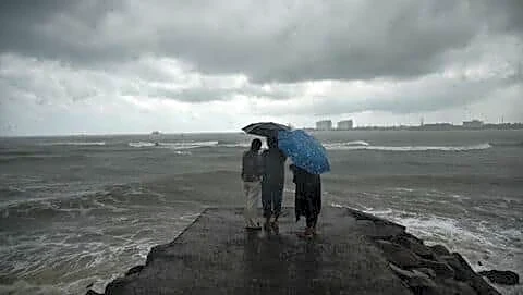 Kochi floods after heavy rain, UDF committee blamed for unpreparedness