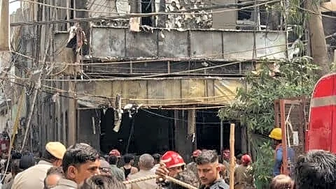 South Delhi bed and breakfast fire injures 10 police officers