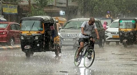 Southwest monsoon hits Maharashtra on schedule after Kerala 3-day delay