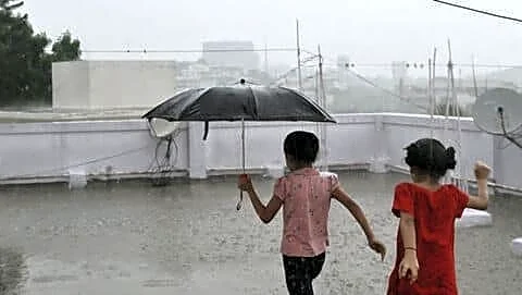 Hyderabad records 1st major pre-monsoon downpour Saturday afternoon, flooding streets