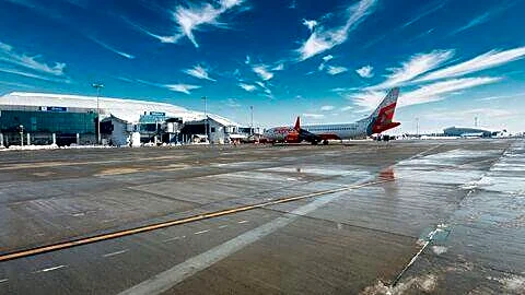 Srinagar Airport runway maintenance scheduled July to October worries businesses