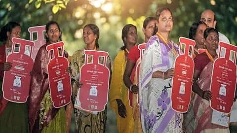 Government cuts Ujjwala LPG subsidized refills from 9 to 4