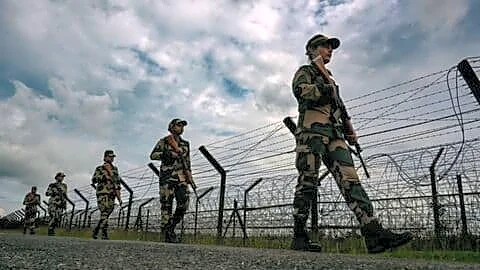 Ten-member Bangladeshi family stranded after BSF pushback near Jalpaiguri border