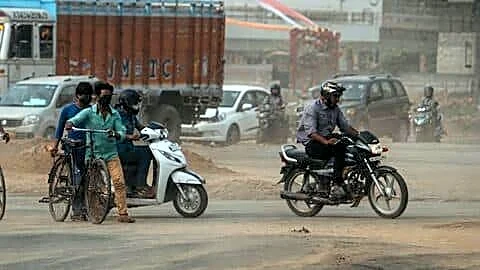 Dust storm batters Delhi, Palam records 120km/h gusts