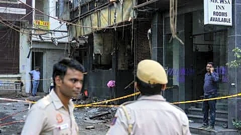 MCD official sacked for false report before Hauz Rani blaze