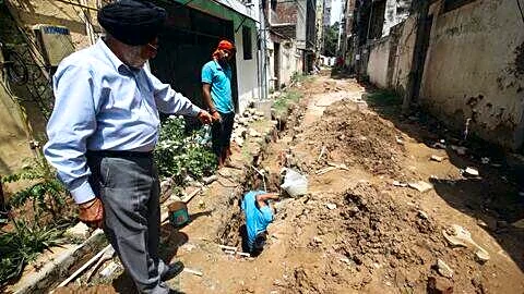 Delhi Jal Board installs analyzer amid South Delhi water crisis