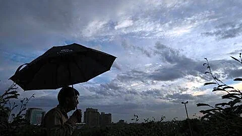 Delhi cools to 38.5 Celsius as Monday afternoon storms expected