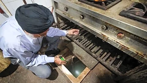 Delhi tap water contamination caused by rusty pipes and leaks