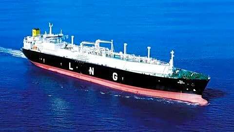 LNG tanker Disha crosses Strait of Hormuz after U.S.-Iran ceasefire