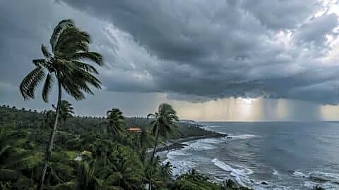 Maharashtra: IMD issues yellow rain alerts and Amravati heatwave likely