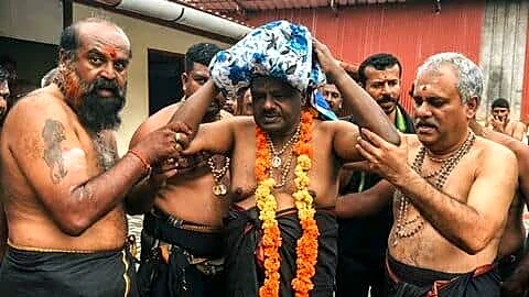 H.D. Kumaraswamy makes 1st Sabarimala visit as union minister
