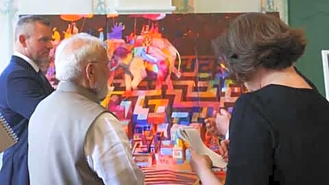 Modi views Varanasi art exhibition at Bratislava Presidential Palace