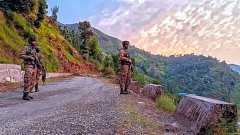 Suspected Pakistani drone sighted over Sunderbani in Rajouri Monday night