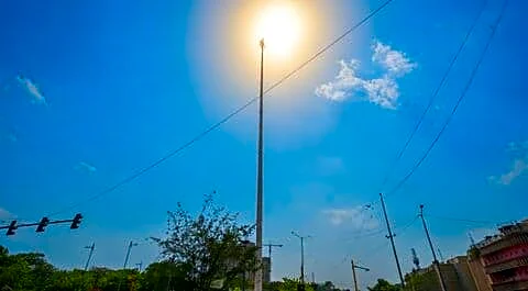 Delhi government to strengthen nearly 500 'Deshbhakti' tricolors after storms