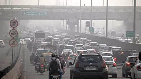 Delhi bans out-of-city non-BS-VI commercial vehicles, denies fuel to pucless