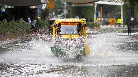 Uttar Pradesh reaches 44 to 45°C while eastern India rains