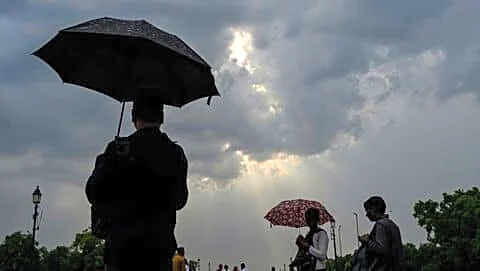 Weather department issues orange alert for Delhi thunderstorms and lightning
