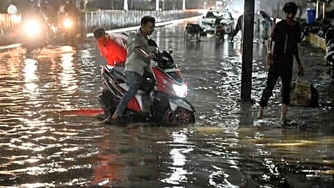 Heavy rains and thunderstorms flood parts of Visakhapatnam, stall traffic