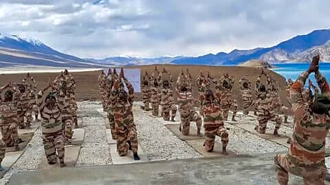 Indian Armed Forces take yoga to Siachen, Rann of Kutch