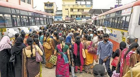 Karnataka prepares Shakti smart cards requiring voter ID and Aadhaar