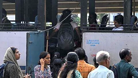 Kerala HC dismisses challenge to Priyadarshini free KSRTC bus scheme