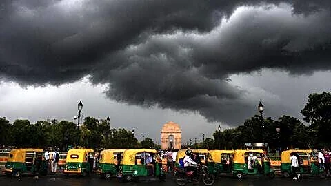 Delhi-NCR records cooler morning at 27.3°C as IMD forecasts storms
