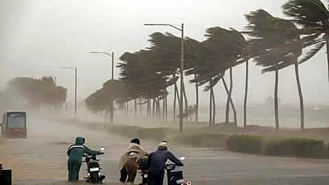 IMD warns heavy rain in Odisha, West Bengal, Maharashtra, Telangana