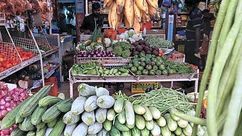 Delayed monsoon and weather push India's vegetable inflation to 4.3%