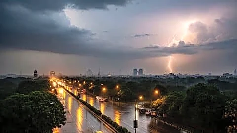 IMD warns Delhi-NCR of thunderstorms, dust storms and rain