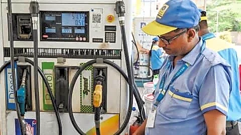 India gasoline and diesel unchanged as Brent and WTI ease