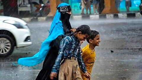 IMD forecasts monsoon hitting Gujarat and MP in 3-4 days