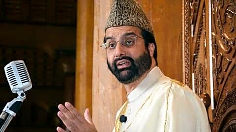 Mirwaiz Umar Farooq urges Modi to resume talks in J&K