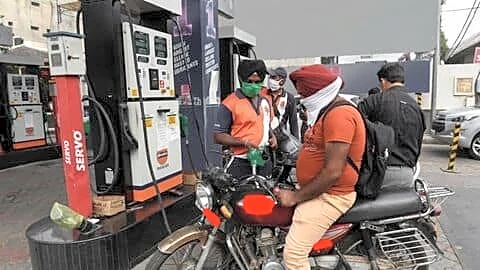 Delhi bans registration for petrol diesel 2-wheelers April 1 2028