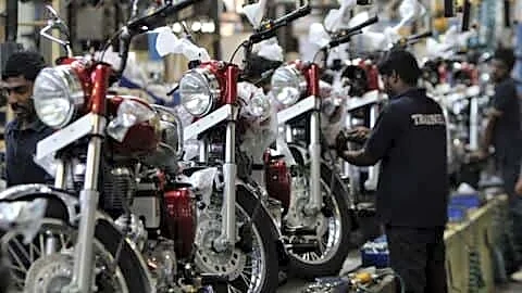 Delhi will ban new gasoline 2-wheeler registrations from April 2028