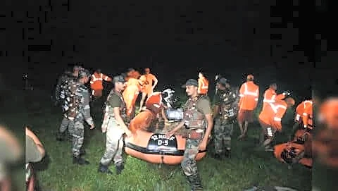 Indian Army rescues 27 people from Arun Chapori in Assam