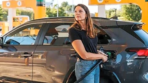 UK diesel prices drop 17p per liter after June agreement