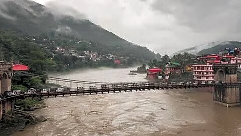 Himachal Pradesh up to 8C cooler, IMD warns heavy rain
