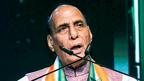Defense Ministry expected to clear ₹1Lcr weapons and tech purchases