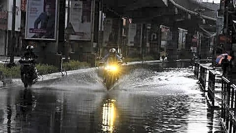 Kerala battered by rain and strong winds, rivers filling fast