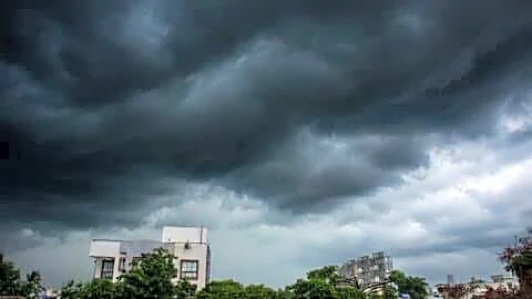 IMD puts South 24 Parganas, Purba Medinipur on red alert