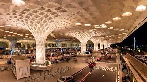 Heavy rains disrupt Mumbai airport, 184 flights delayed 18 canceled