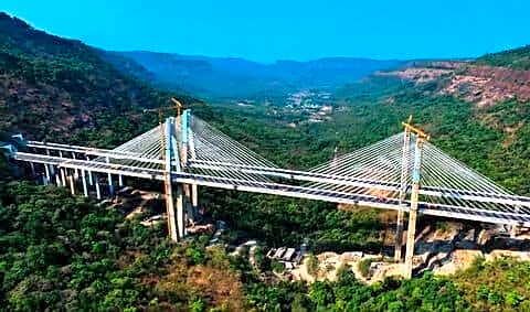Missing link on Mumbai Pune expressway closed after landslide