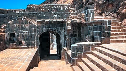 AMGM urges removal of 'Siya Point' at Lohagad Fort