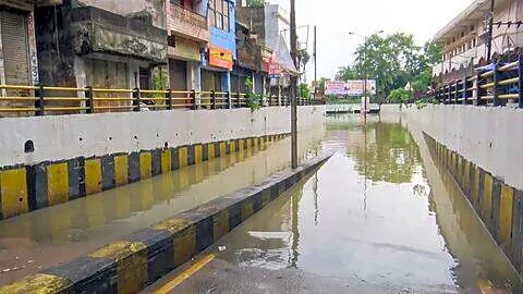 Three days of heavy rain flood Chhattisgarh cities and roads