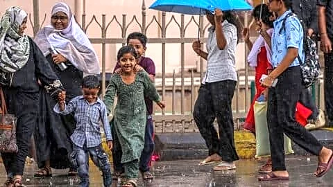 Hyderabad forecast: light showers, gusts to 40km/h, 32°C high