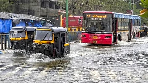Heavy monsoon in Thane kills 3, displaces 800 people