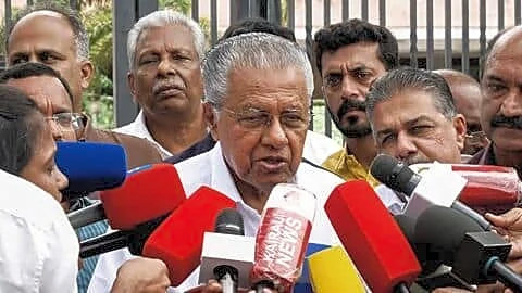 Pinarayi Vijayan visits Wayanad landslide at Anakkompoyil-Meppadi tunnel site